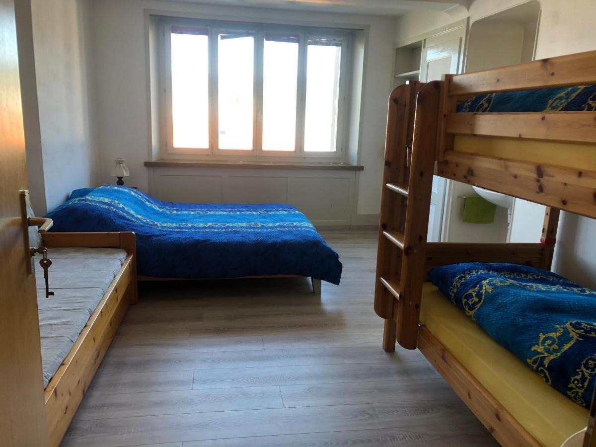 Chambres D'Hotes Le Passiflore Les Brenets Exterior photo